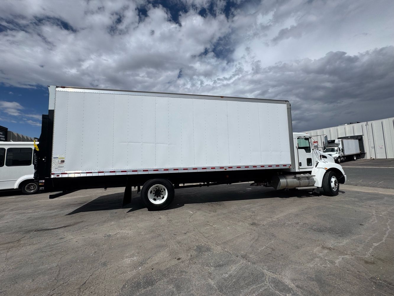 2019 Kenworth T3 Series photo 6