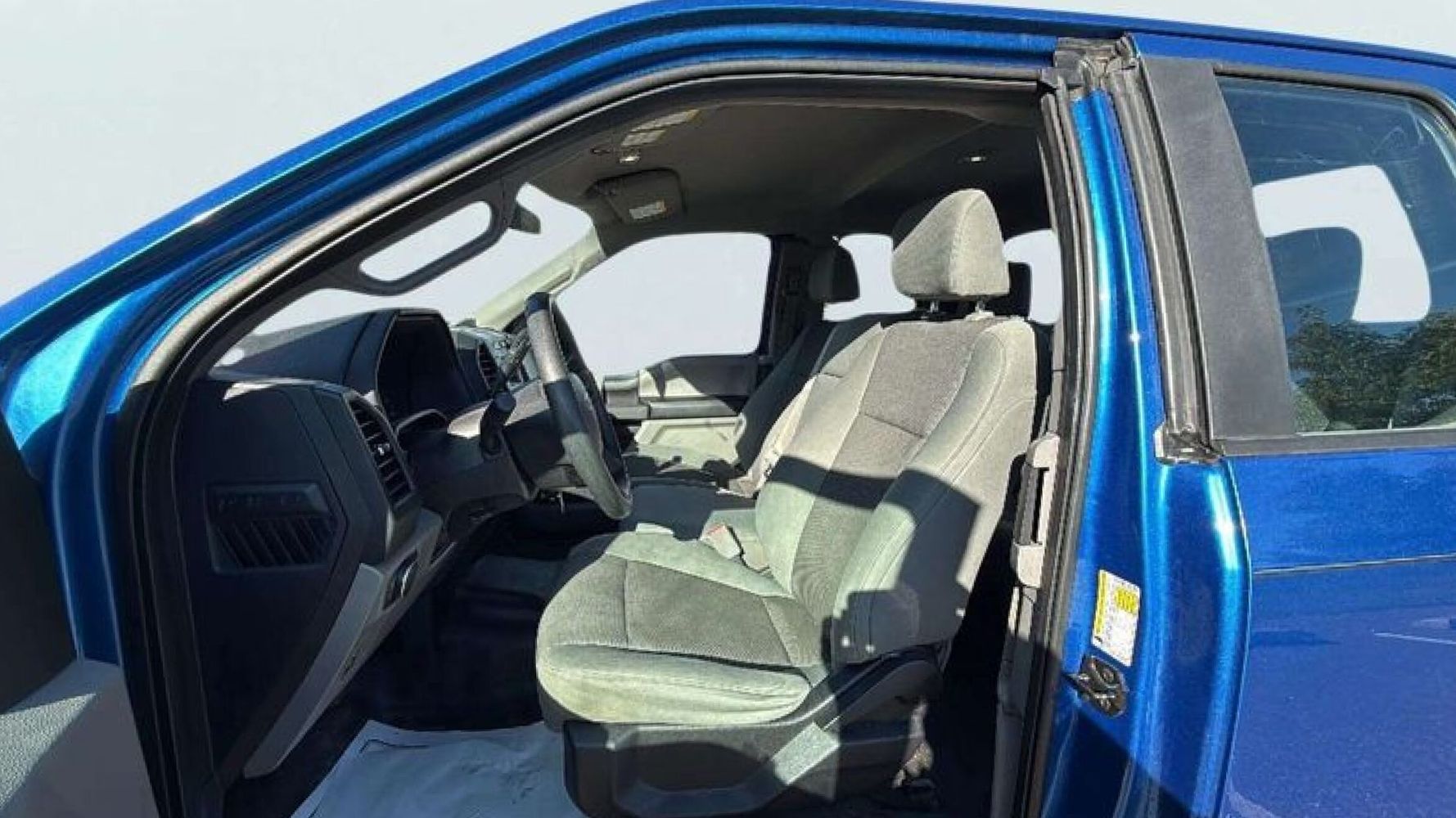 2015 Ford F-150 XL photo 11