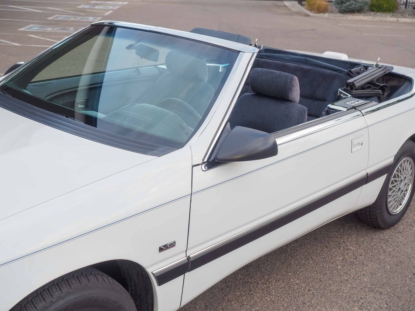 1990 Chrysler Le Baron 17