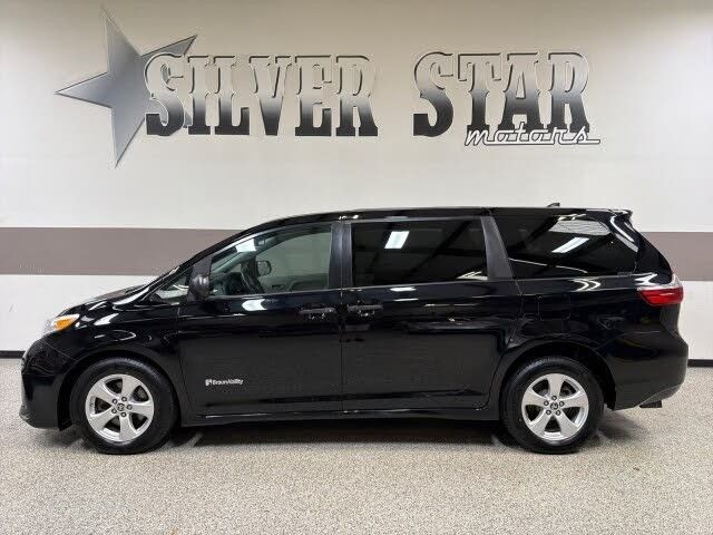 2020 Toyota Sienna D grade