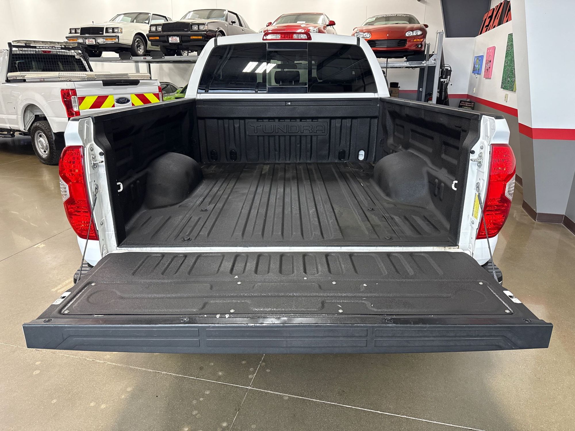 2015 Toyota Tundra SR5 Grade photo 24