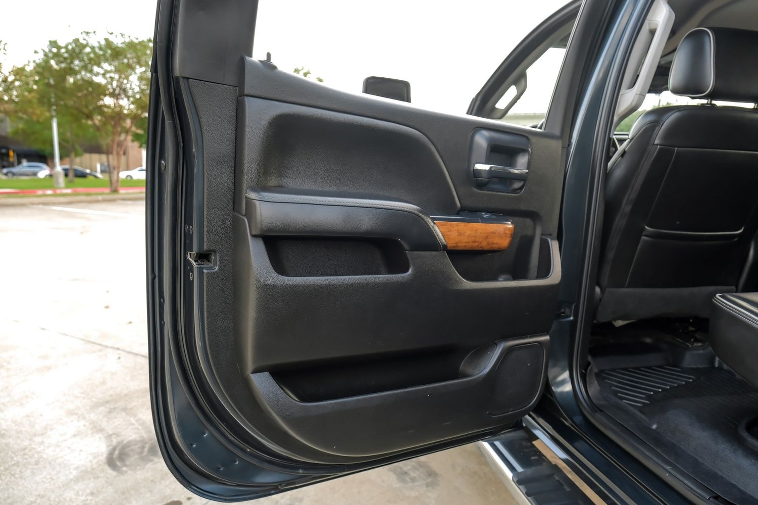 2018 Chevrolet Silverado High Country photo 50