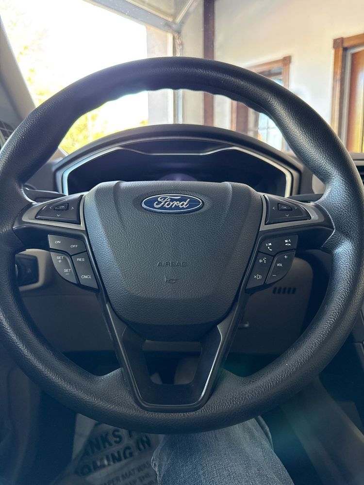 2019 Ford Fusion SE photo 22