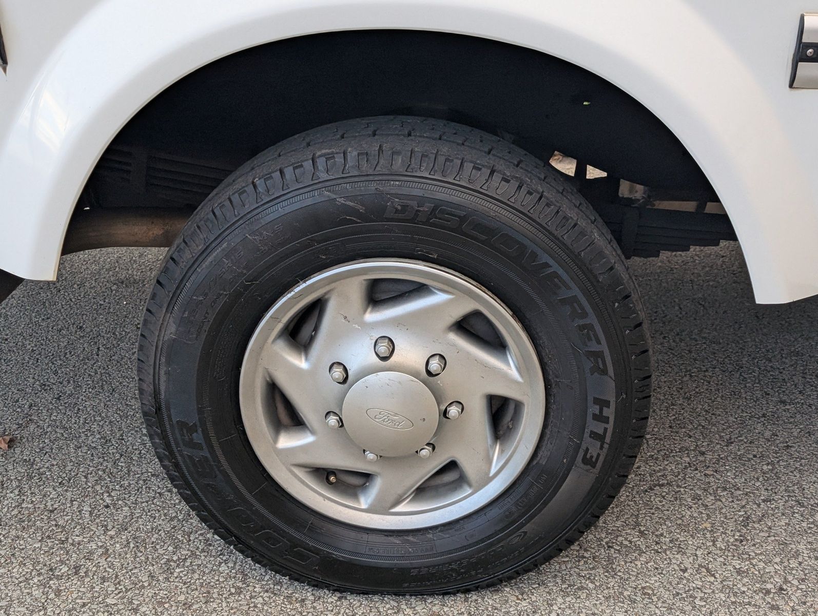 2015 Ford E-Series 27