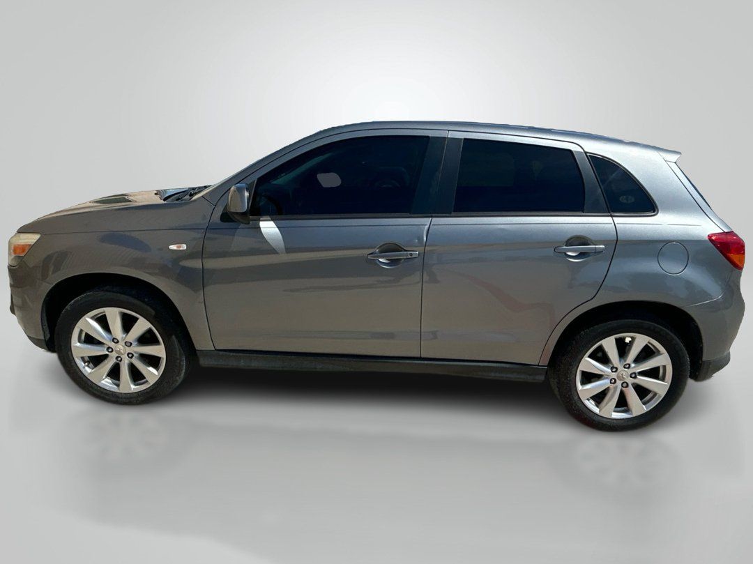 2015 Mitsubishi Outlander Sport ES photo 2