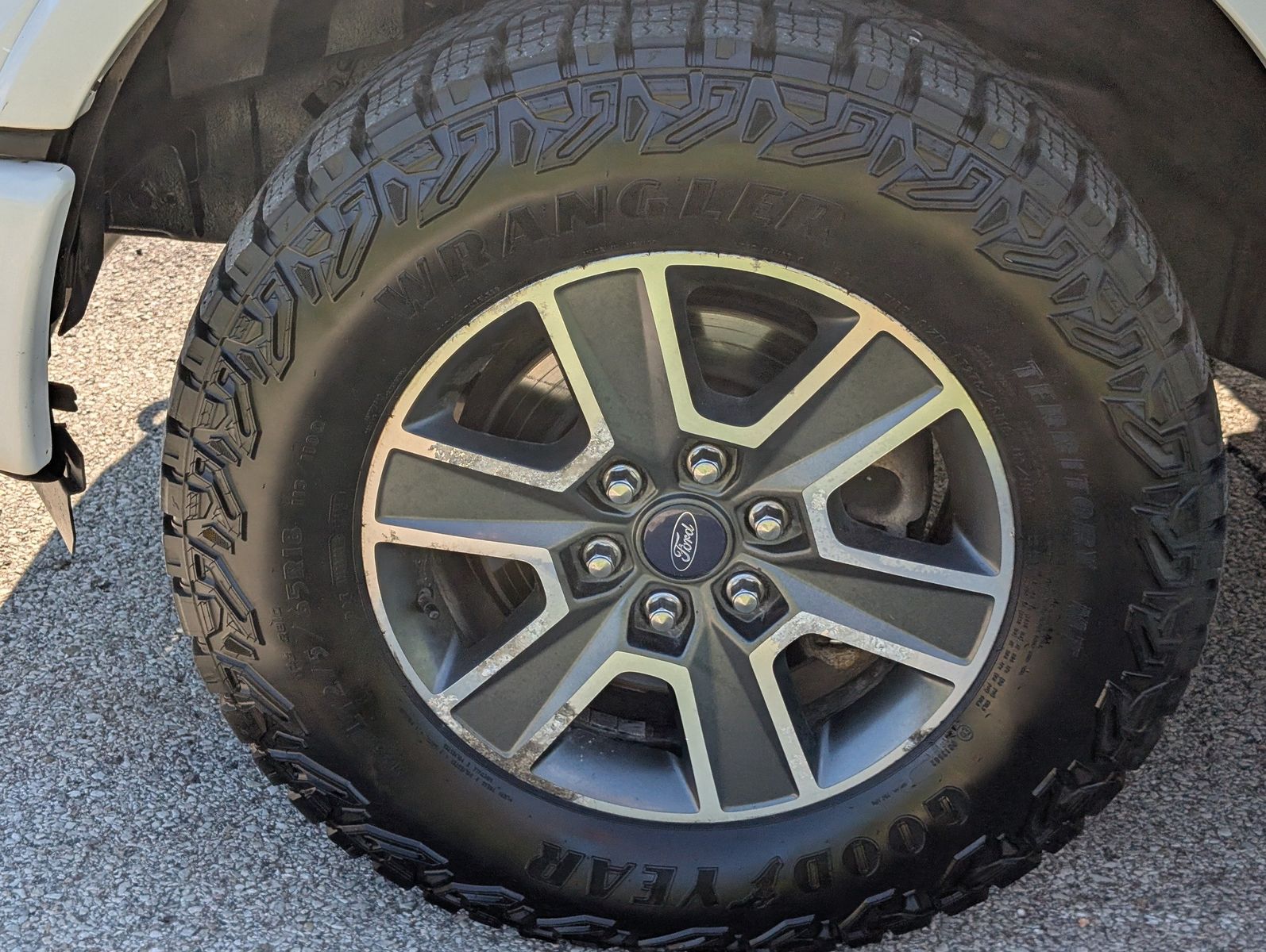 2015 Ford F-150 38