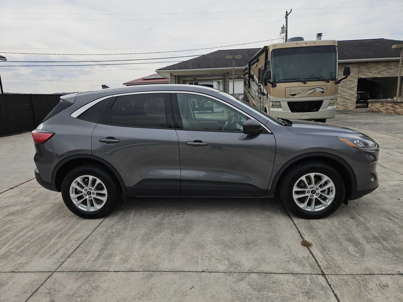 2022 Ford Escape SE Hybrid photo 4