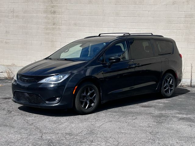Black 2020 Chrysler Pacifica Minivan Front-Wheel Drive 9-Speed Automatic