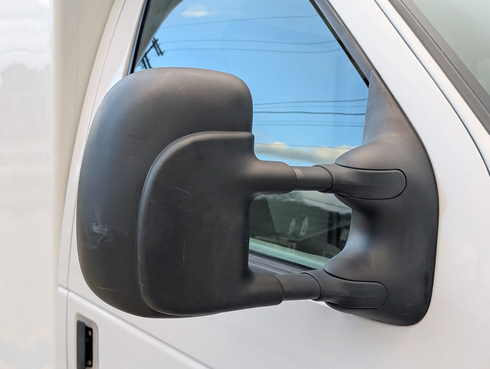 2015 Ford E-Series 24