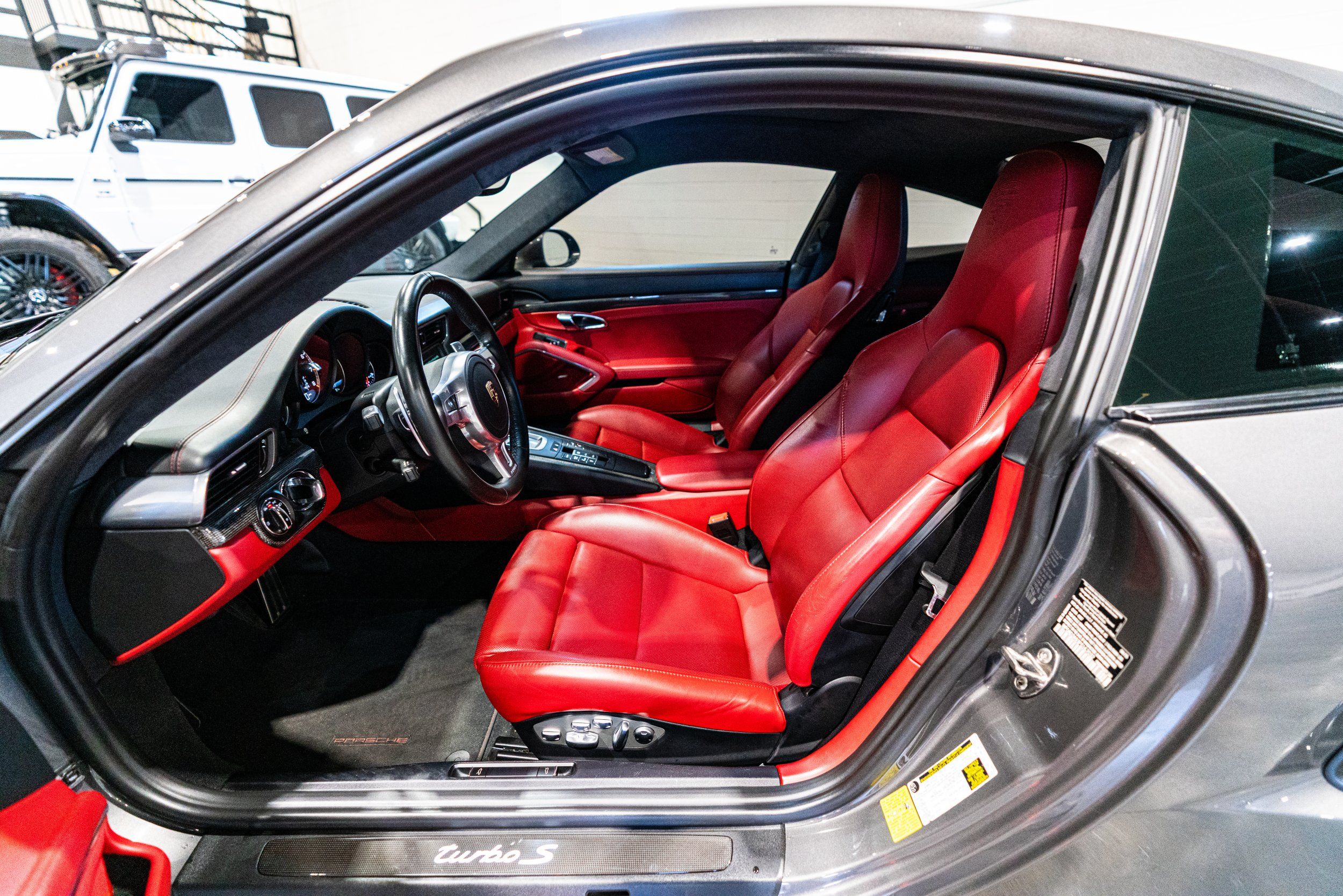 2015 Porsche 911 Turbo S - Photo 27