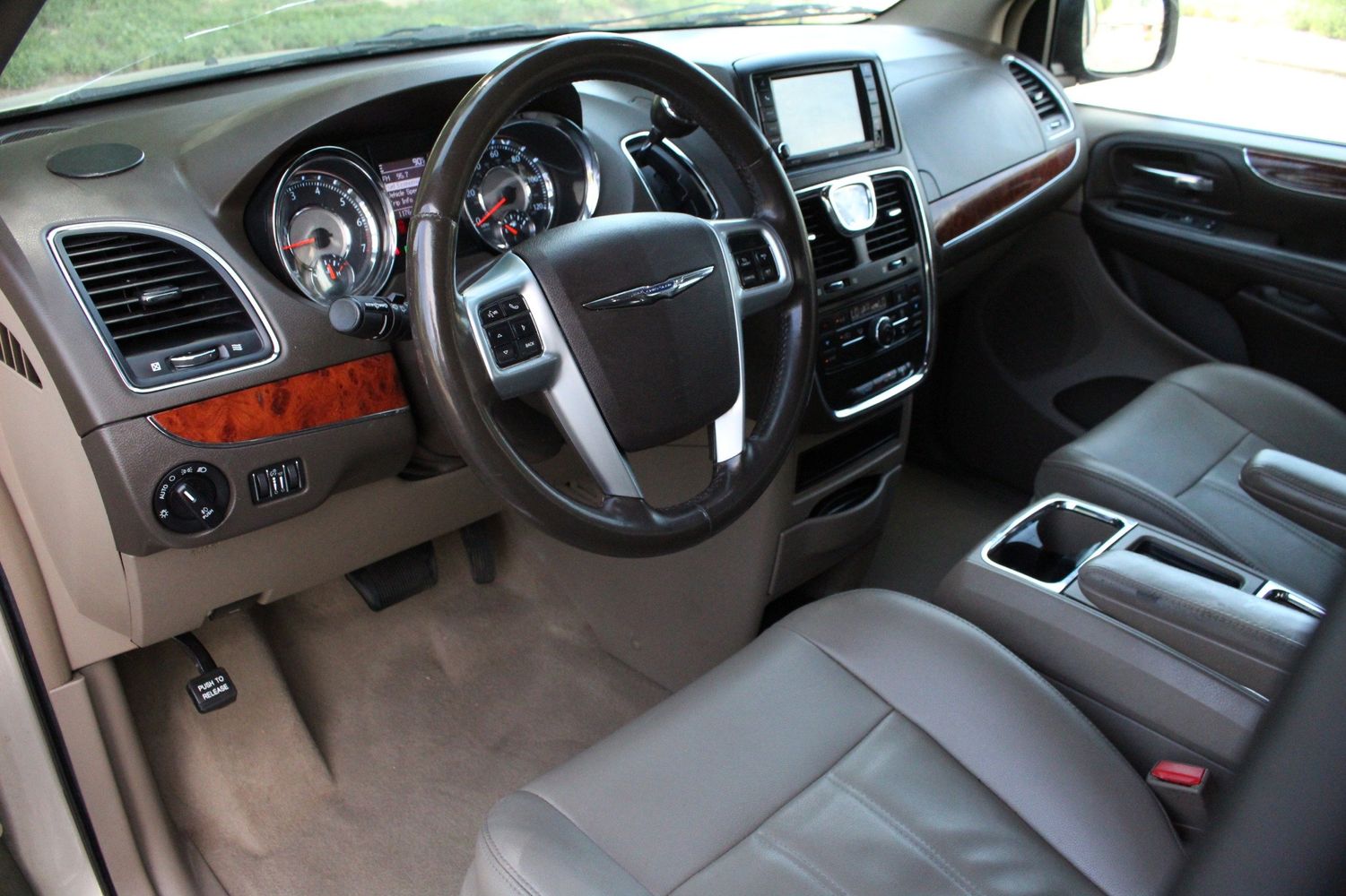 2013 Chrysler Town and Country Touring Victory Motors of