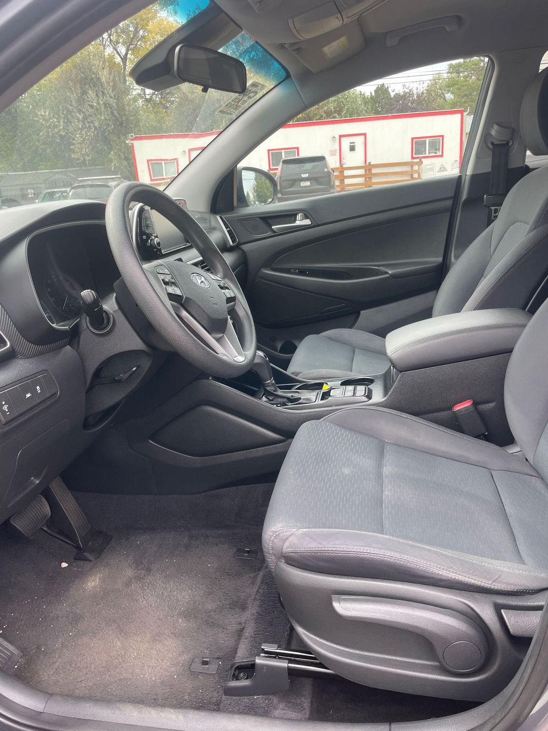 2019 Hyundai Tucson SE photo 2