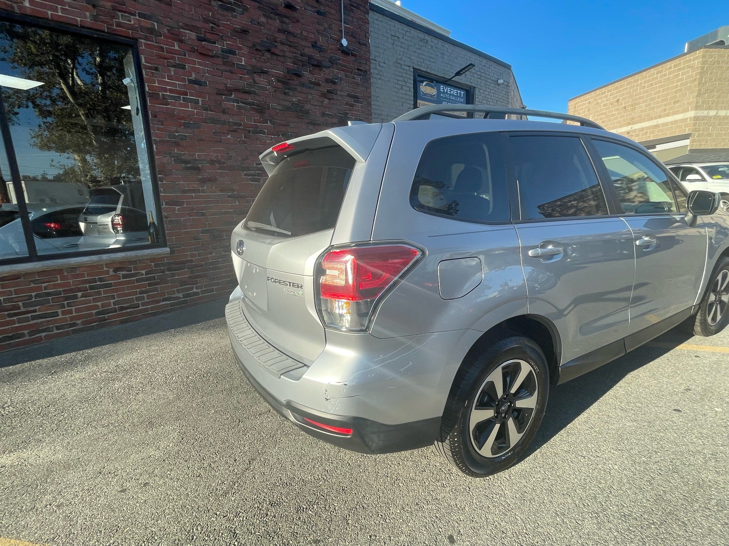 2017 Subaru Forester 2.5i Premium photo 3