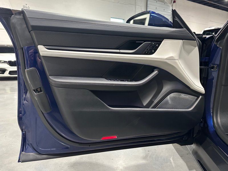 2023 Porsche Taycan GTS Sport Turismo, photo 9
