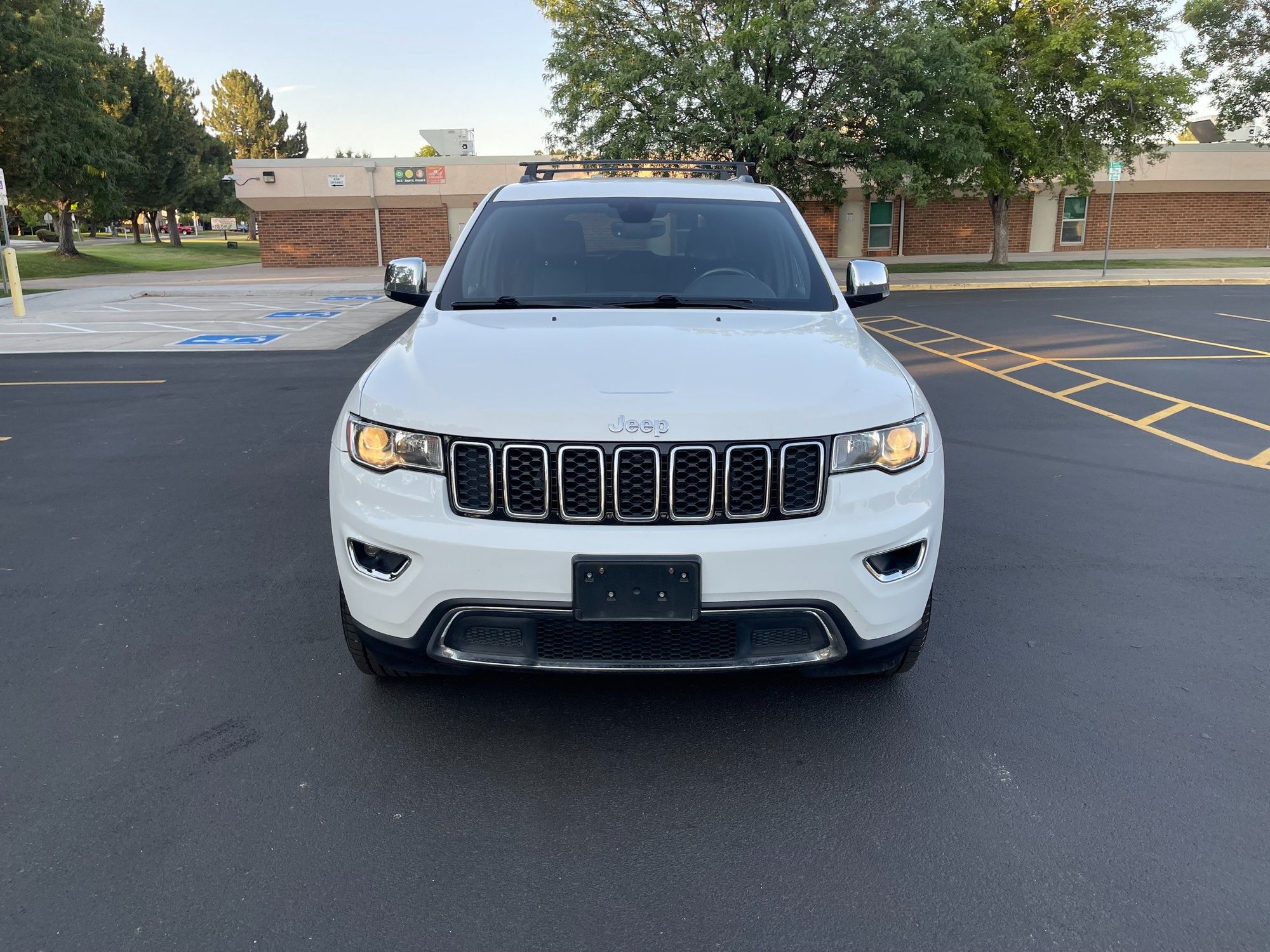 2017 Jeep Grand Cherokee Limited photo 3