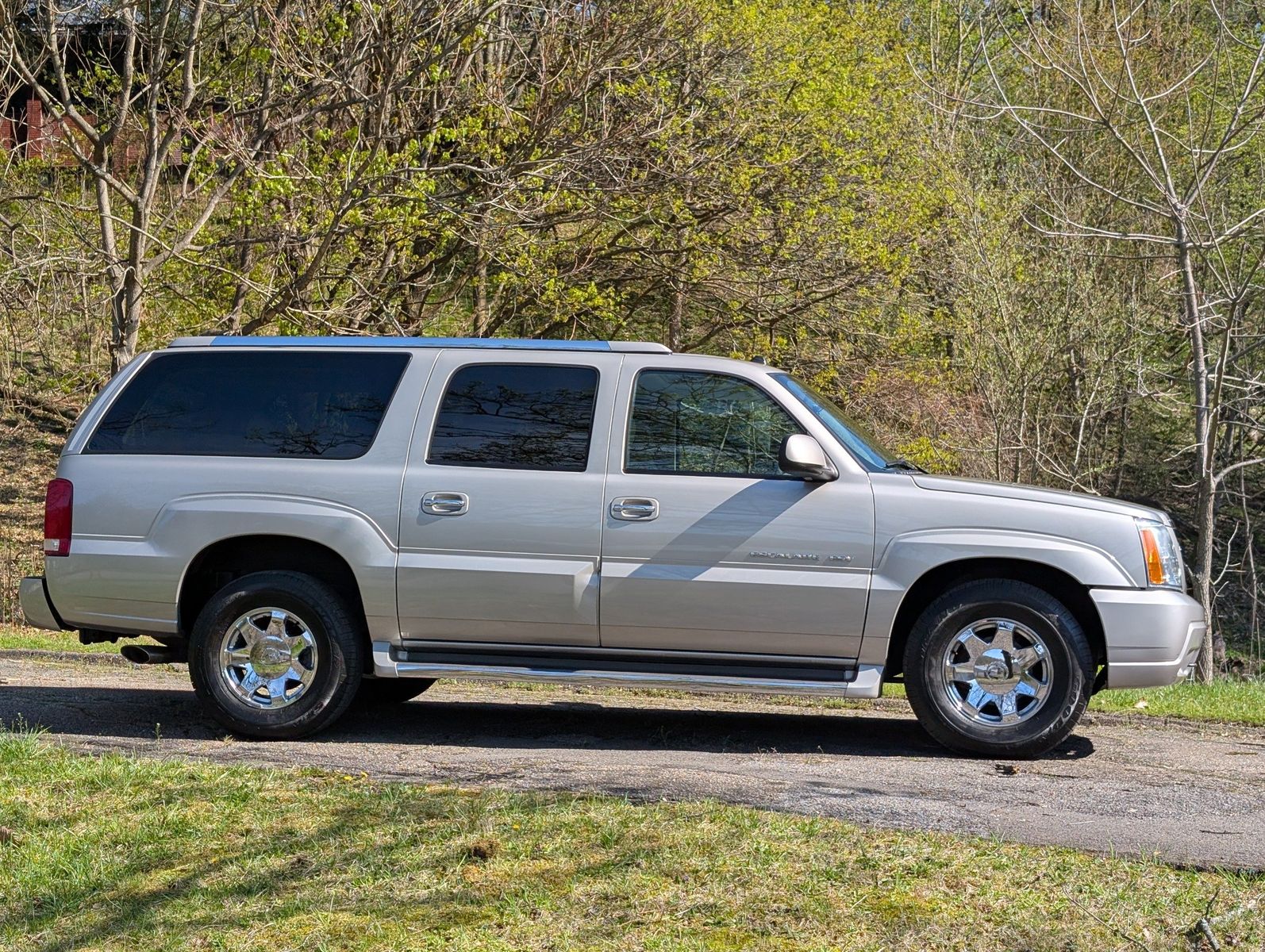 2004 Cadillac Escalade ESV 13