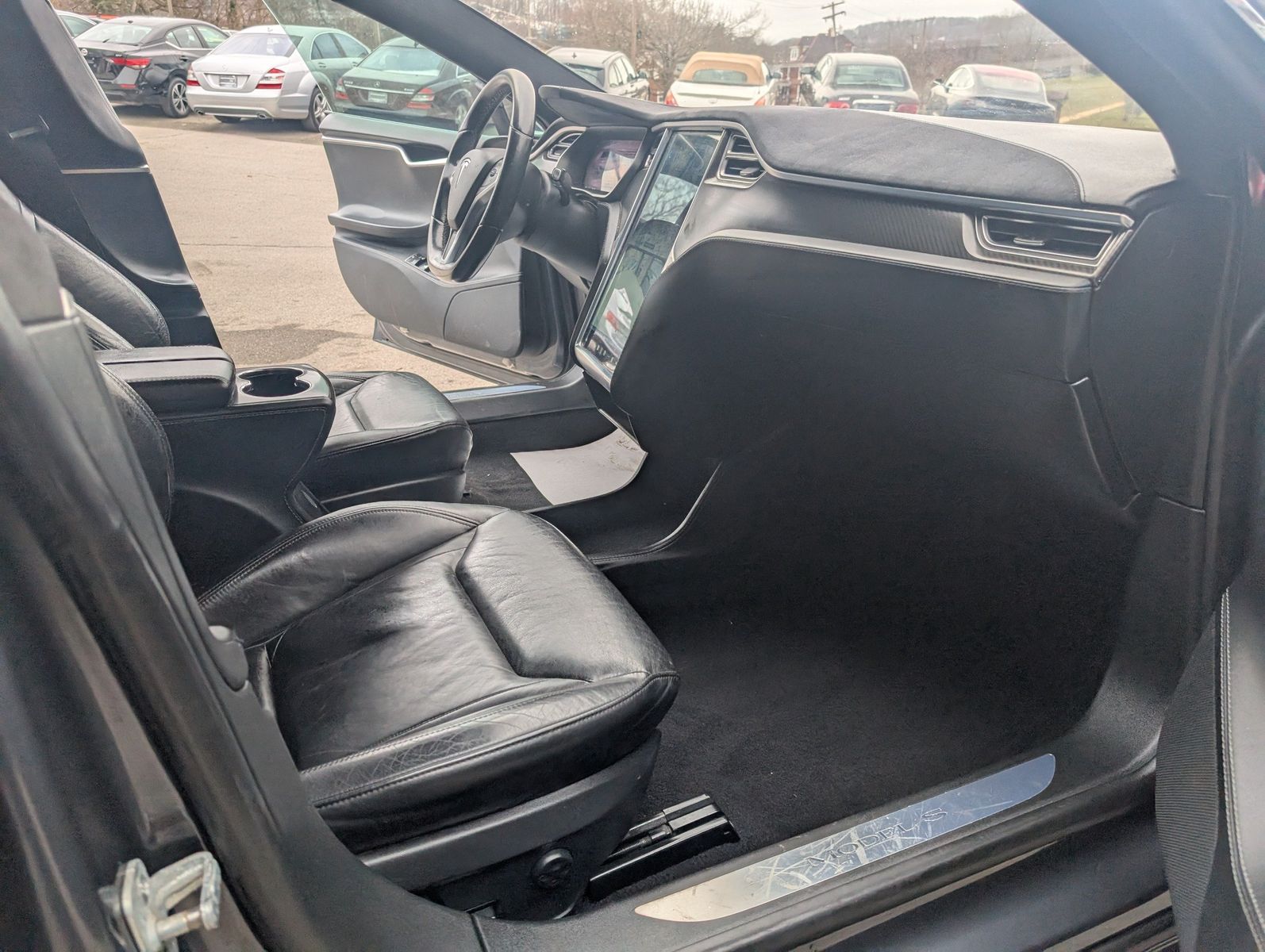 2014 Tesla Model S 46