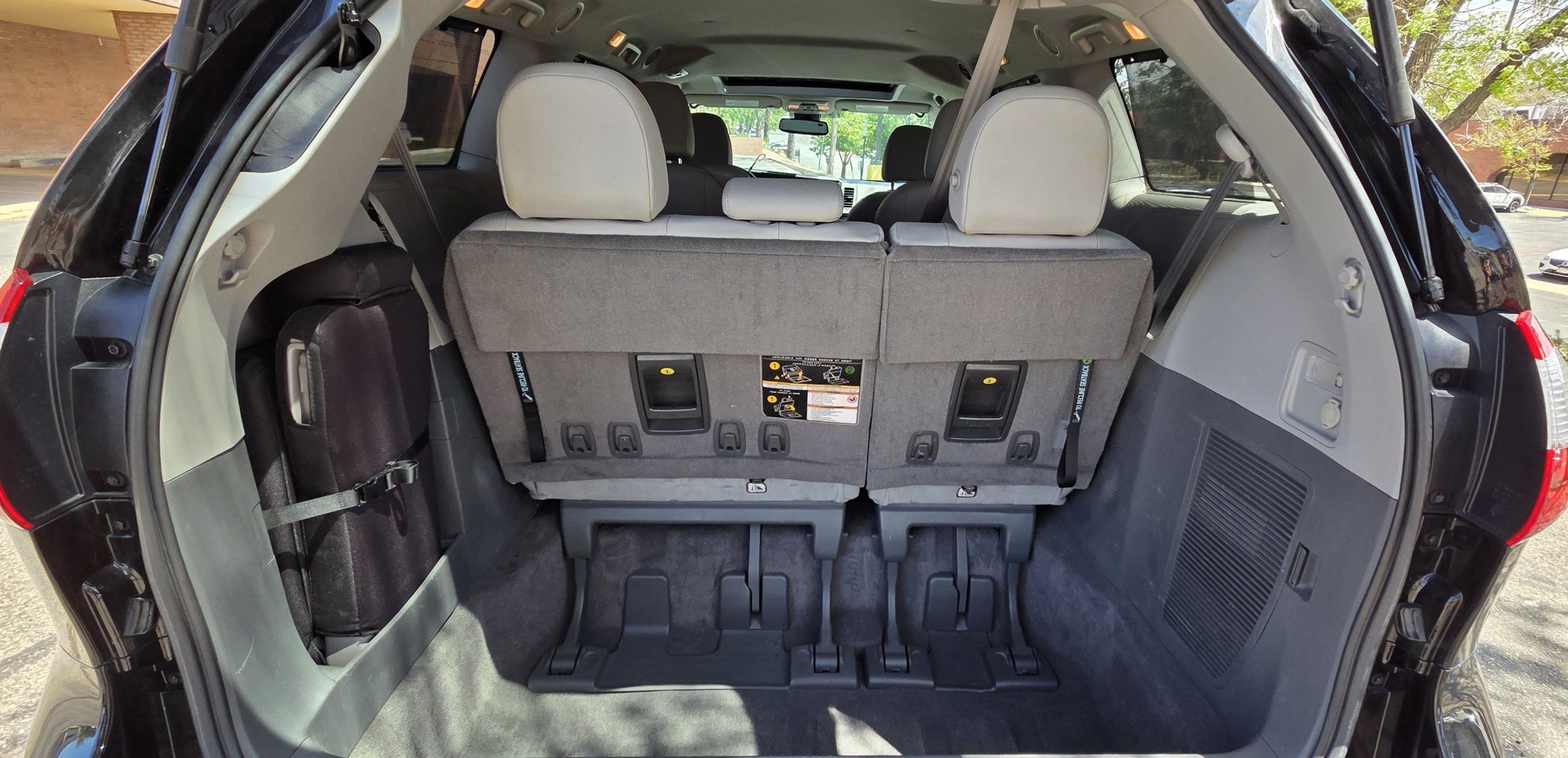 2018 Toyota Sienna XLE - Photo 16