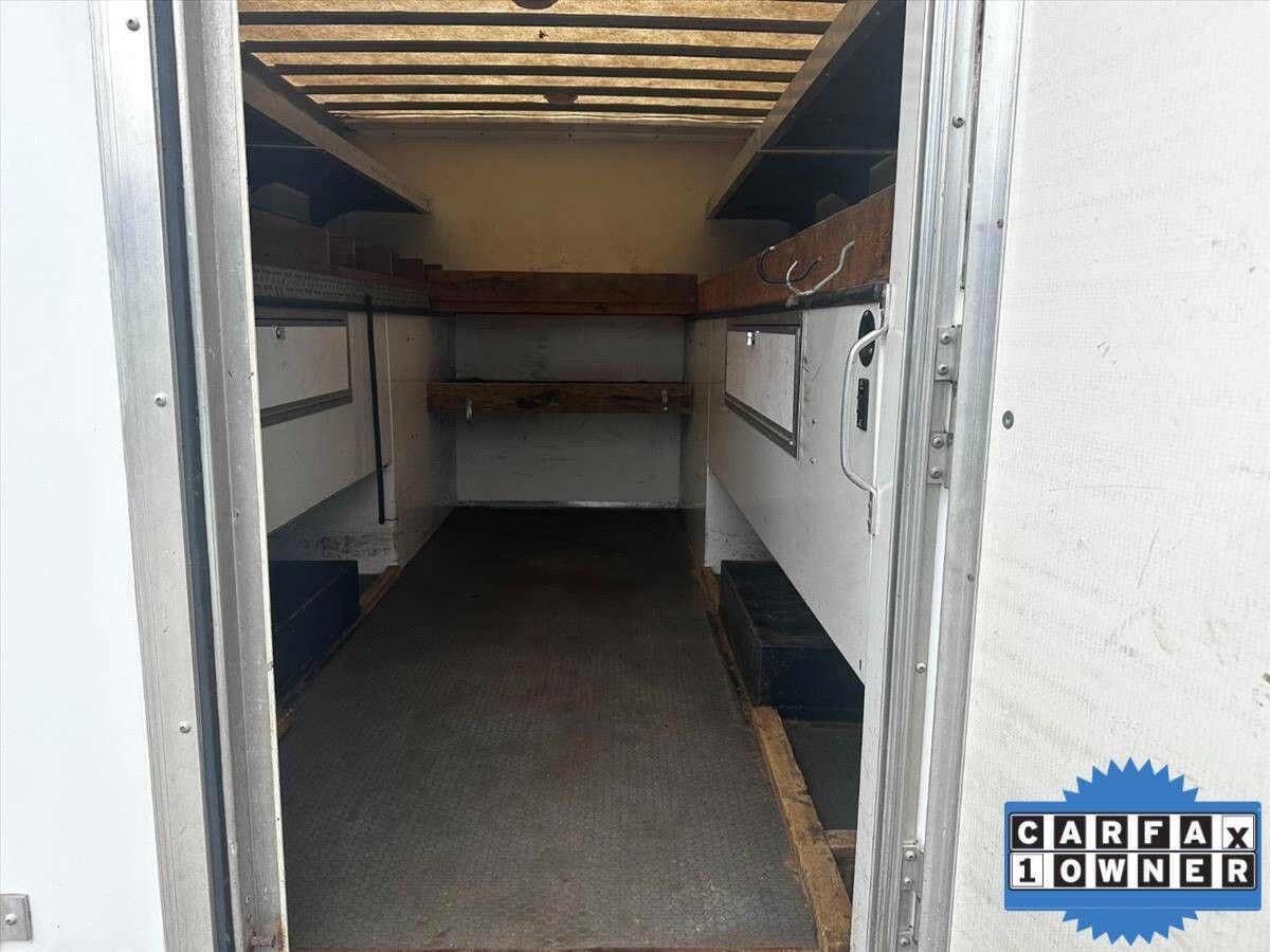 2017 Ford E-Series 25