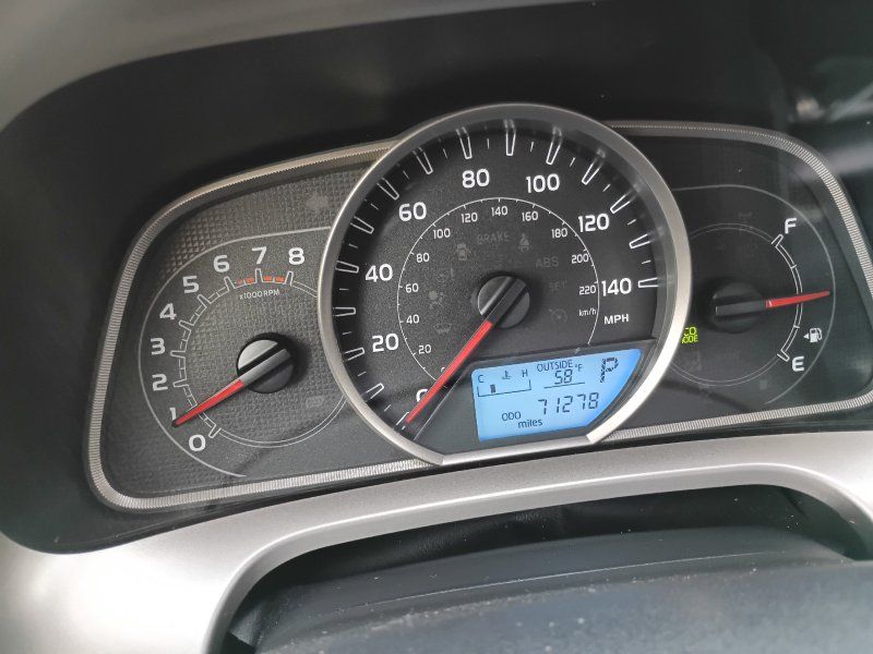 2013 Toyota RAV4 XLE photo 16
