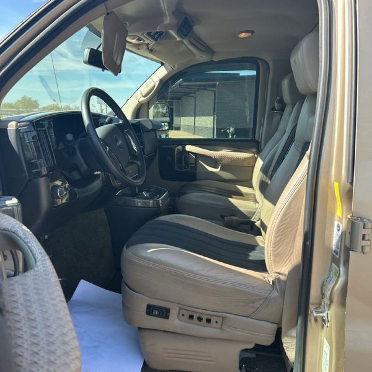 2013 GMC Savana 1500 13