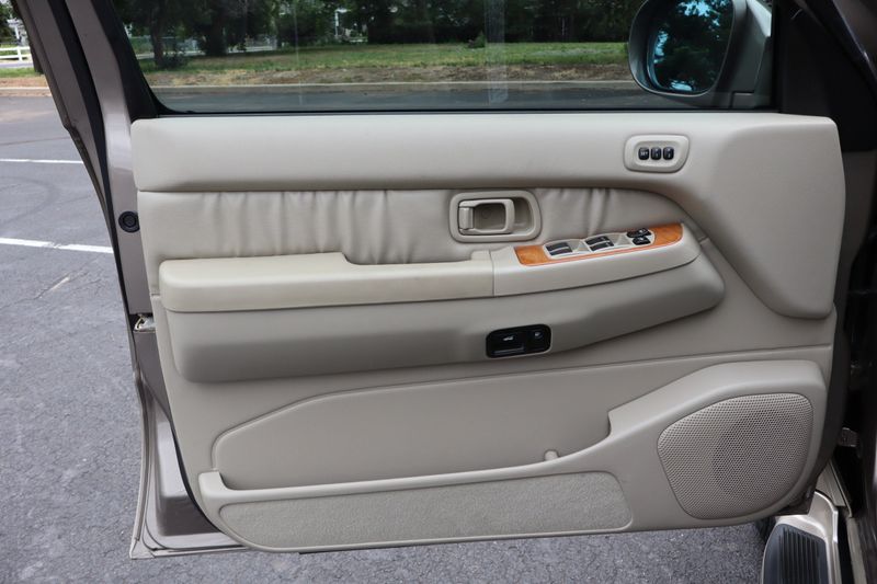 2002 INFINITI QX4 | Victory Motors of Colorado