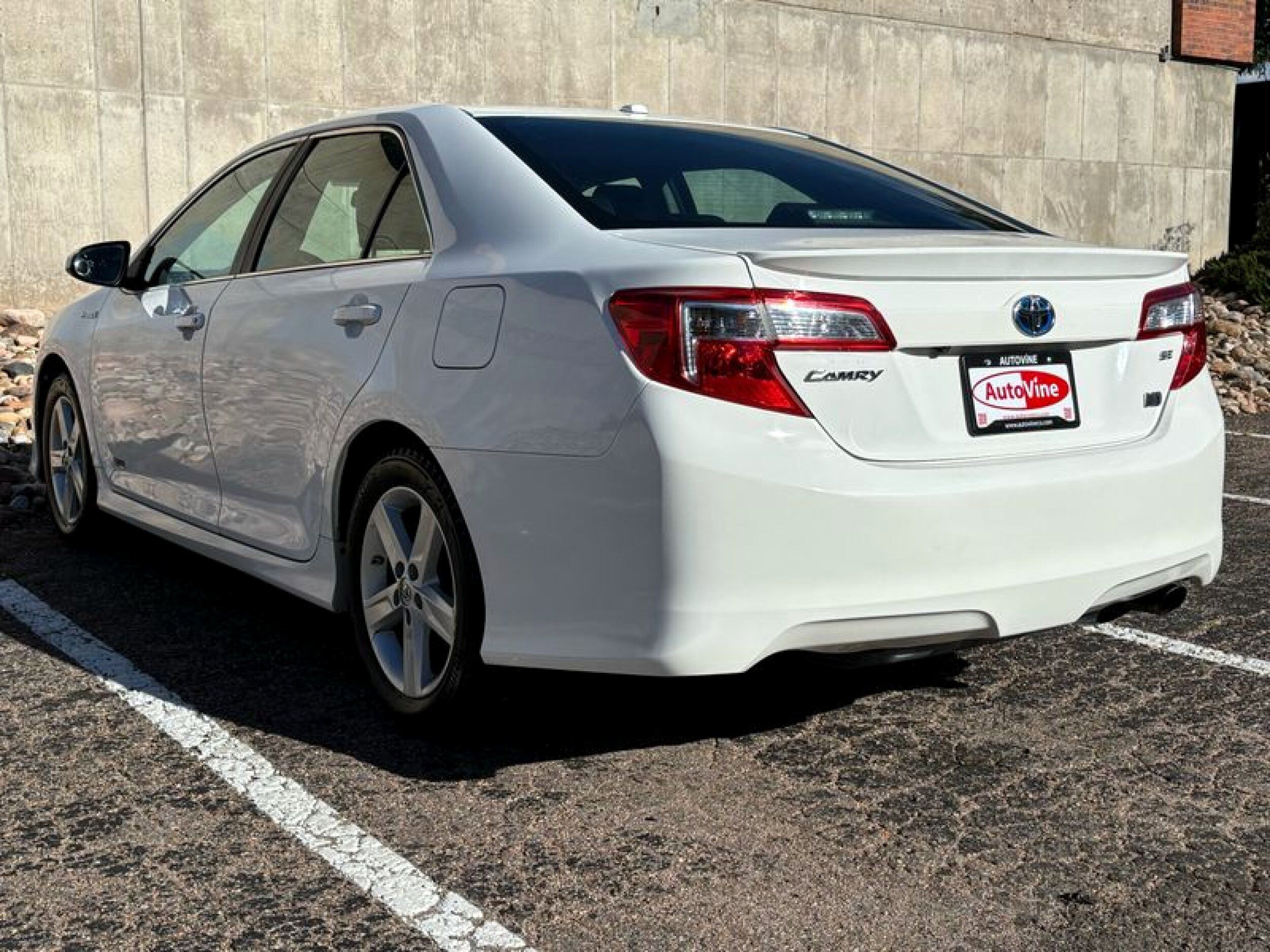 2014 Toyota Camry SE Hybrid - Photo 7