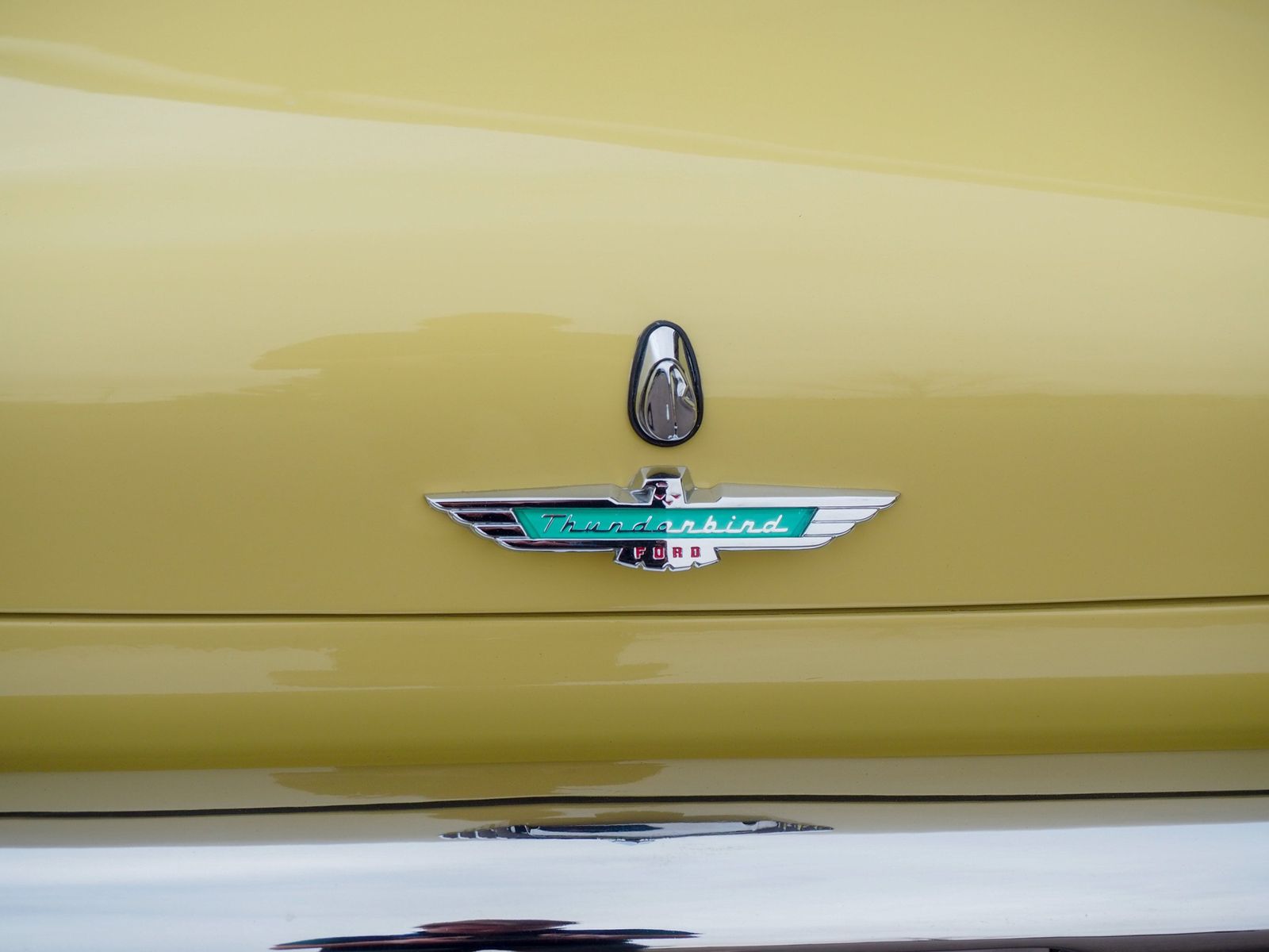 1957 Ford Thunderbird 30