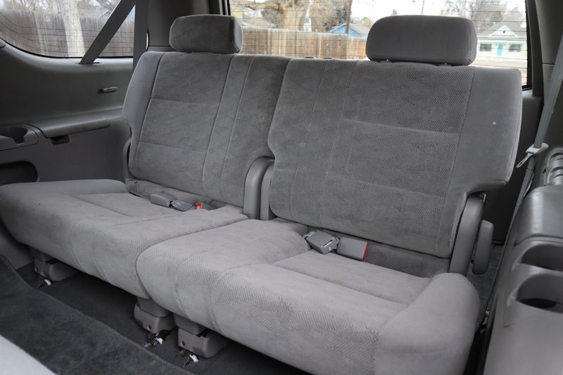 2005 Toyota Sequoia Photos