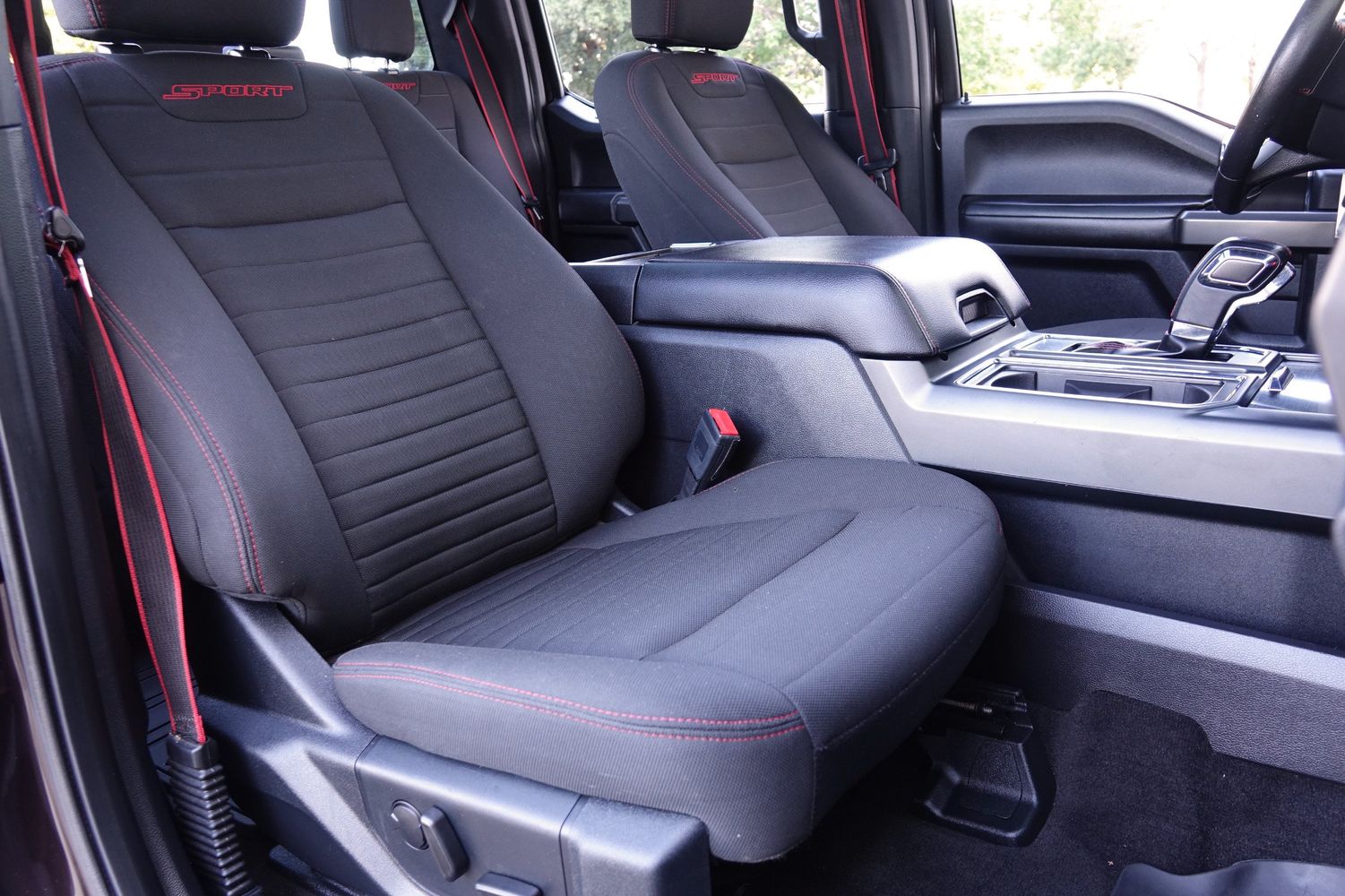 2019 Ford F-150 XLT photo 8