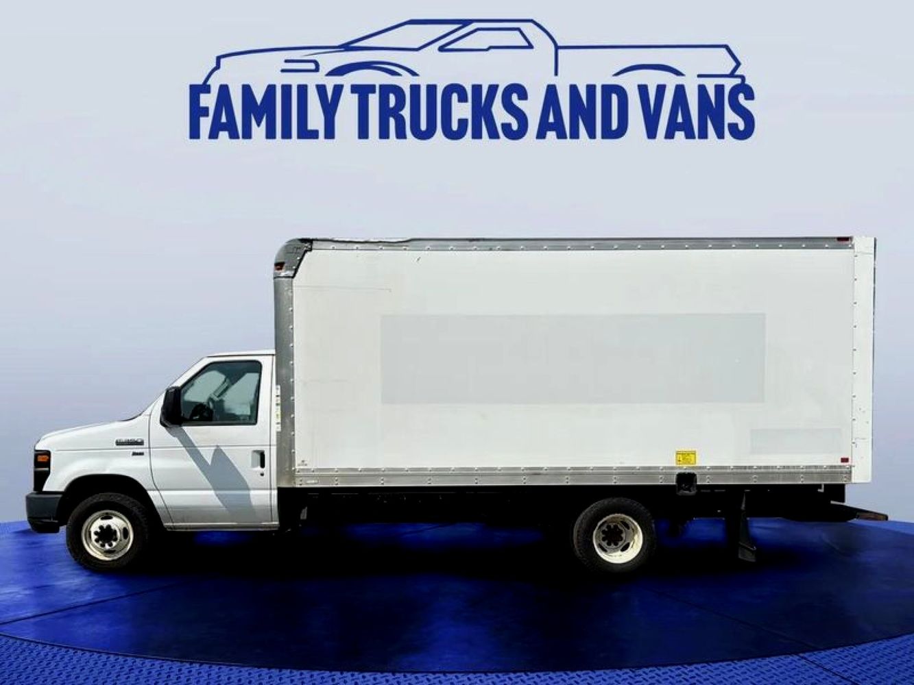 2017 Ford E-350 photo 2
