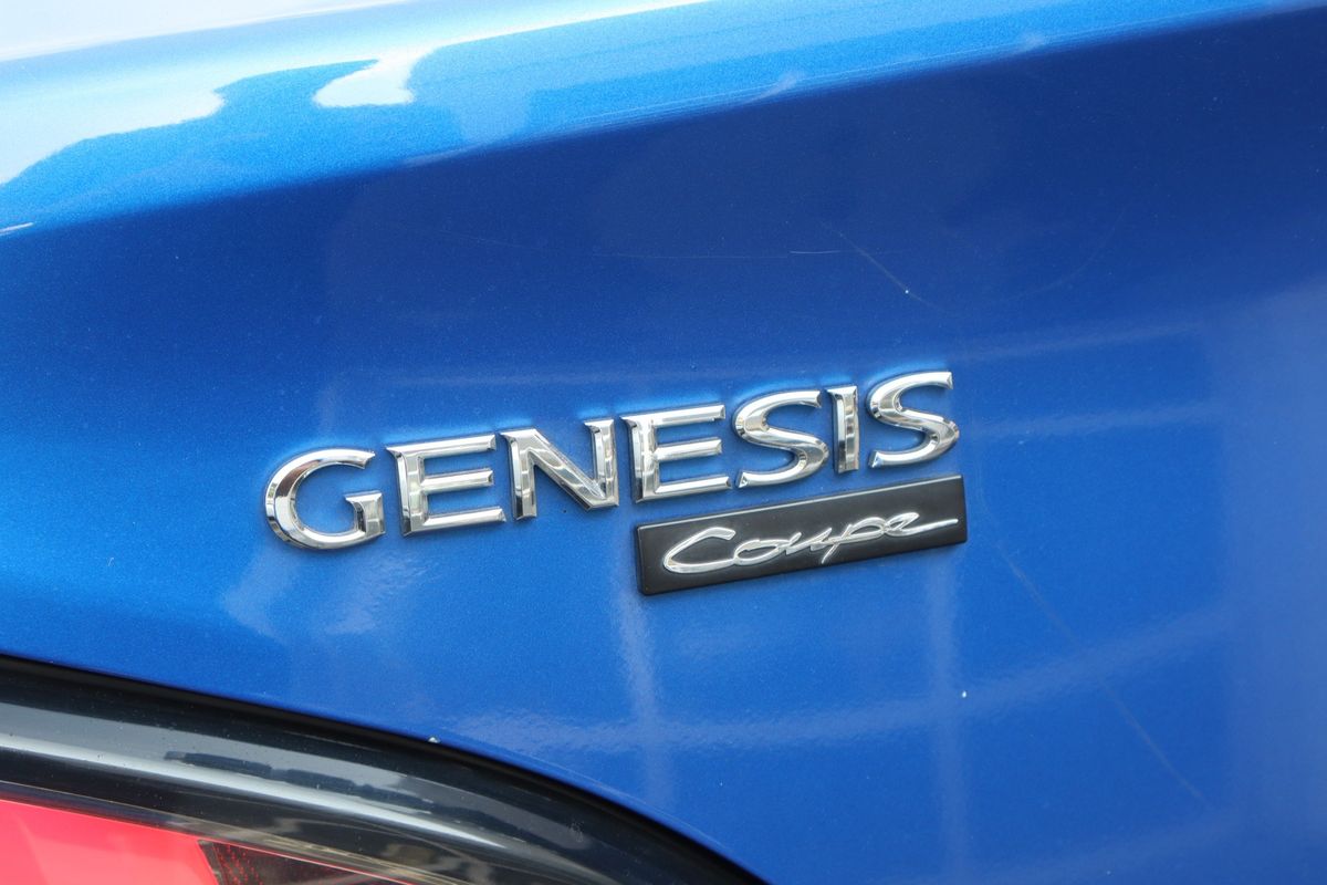 2010 Hyundai Genesis Coupe 2.0T Premium