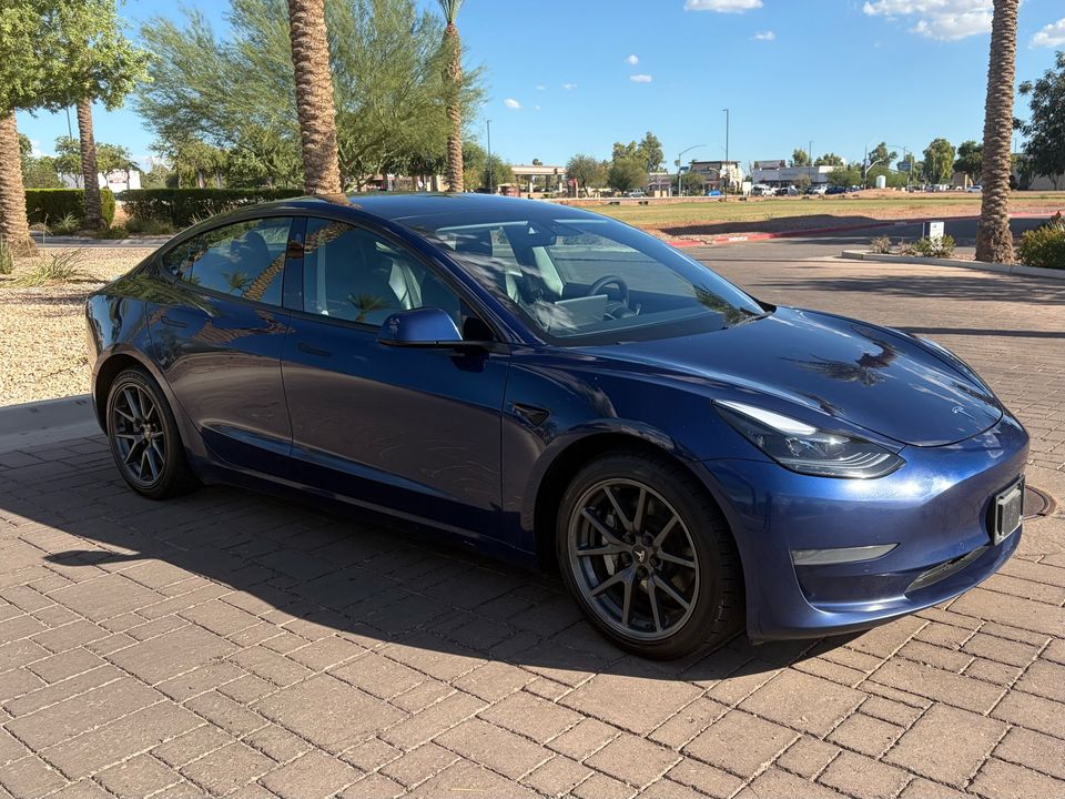 2022 Tesla Model 3 Rear-Wheel Drive