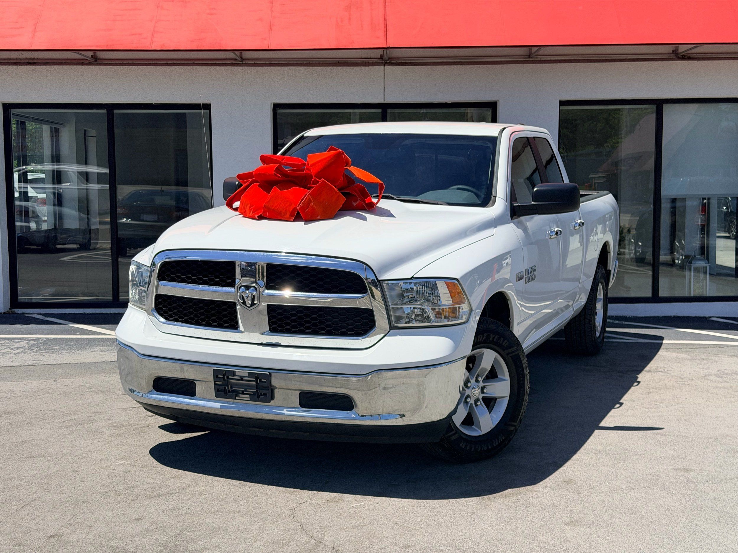 2018 RAM 1500 SLT 4x4 Quad Cab 6'4's photo