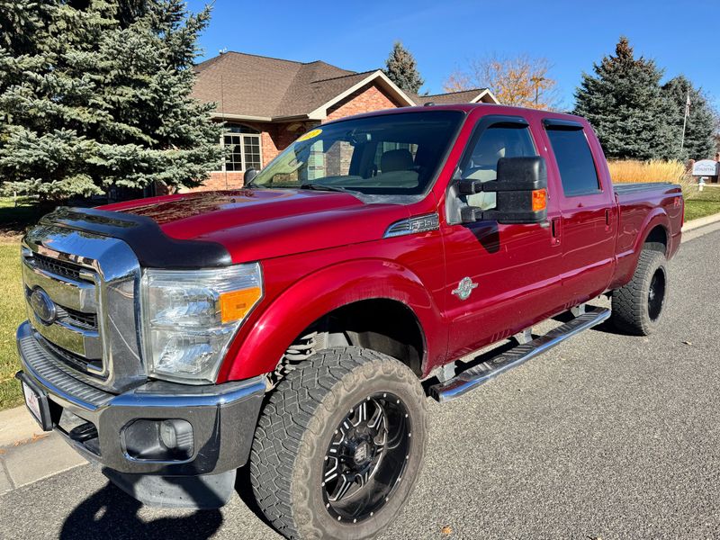 2014 Ford F-350 Super Duty Lariat's photo