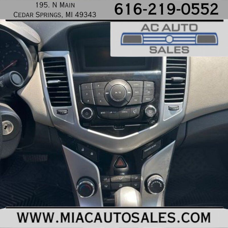 2014 Chevrolet Cruze LS photo 5