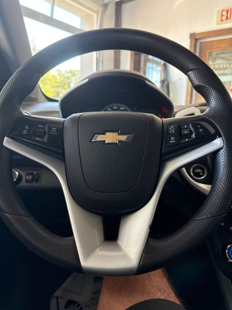 2020 Chevrolet Sonic LT photo 21