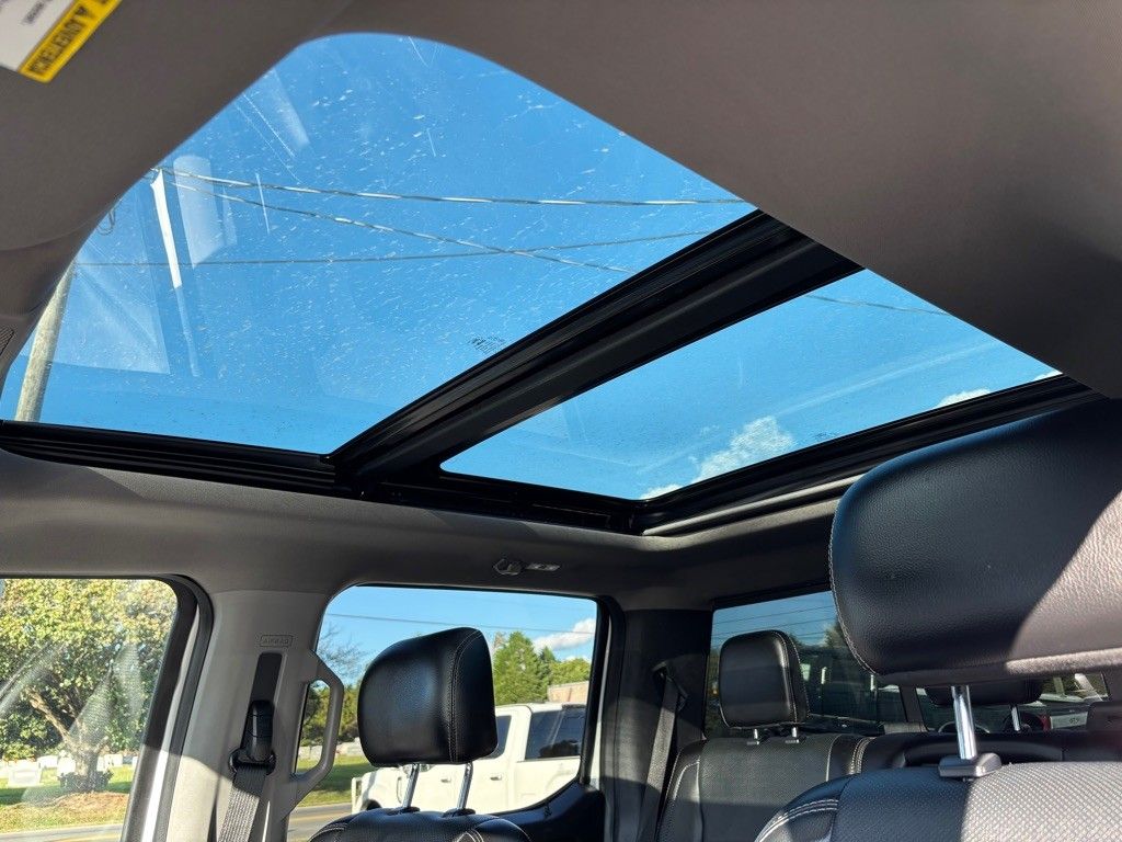 2017 Ford F-250 Lariat photo 14