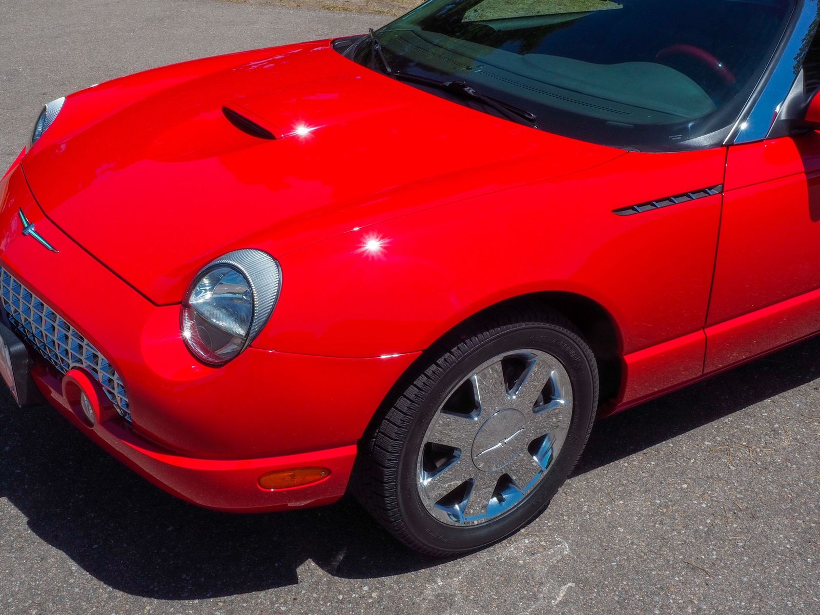 2002 Ford Thunderbird 30