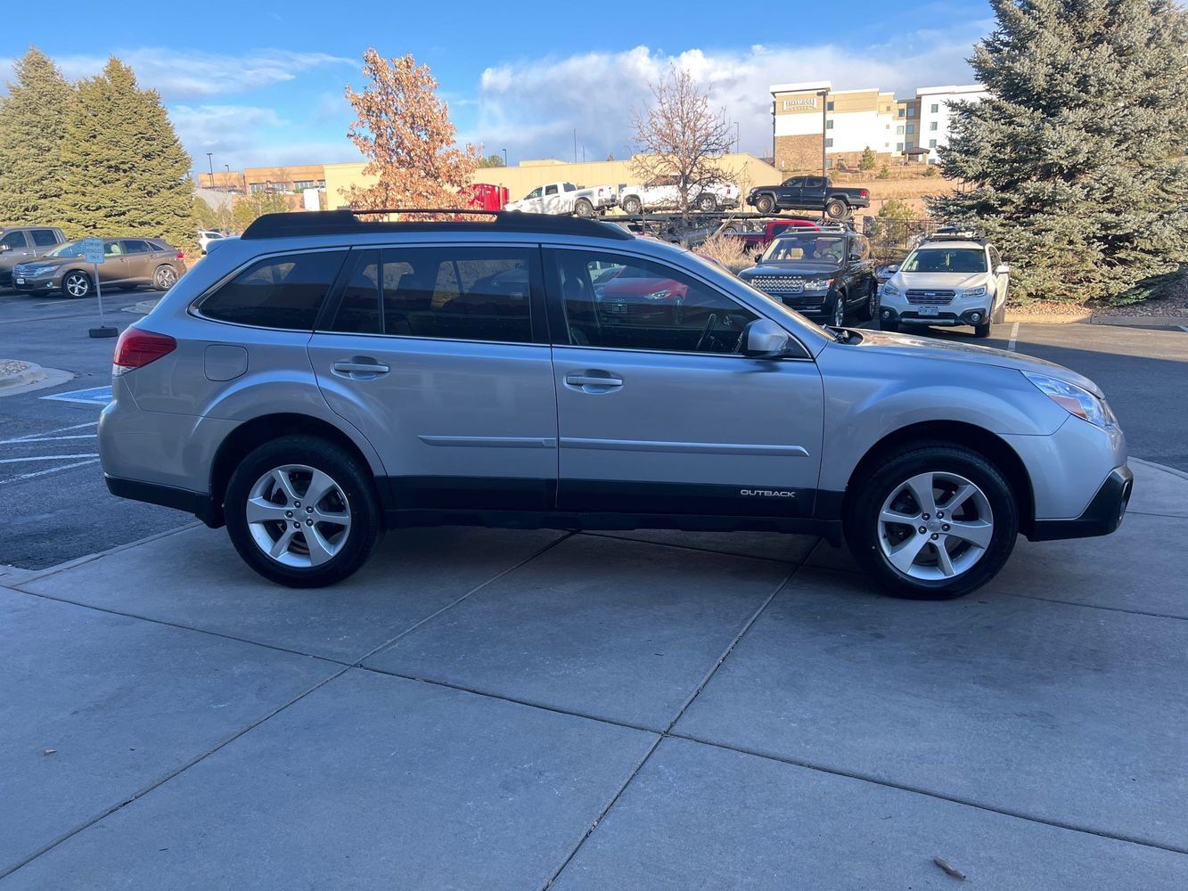 2013 Subaru Outback Limited photo 5