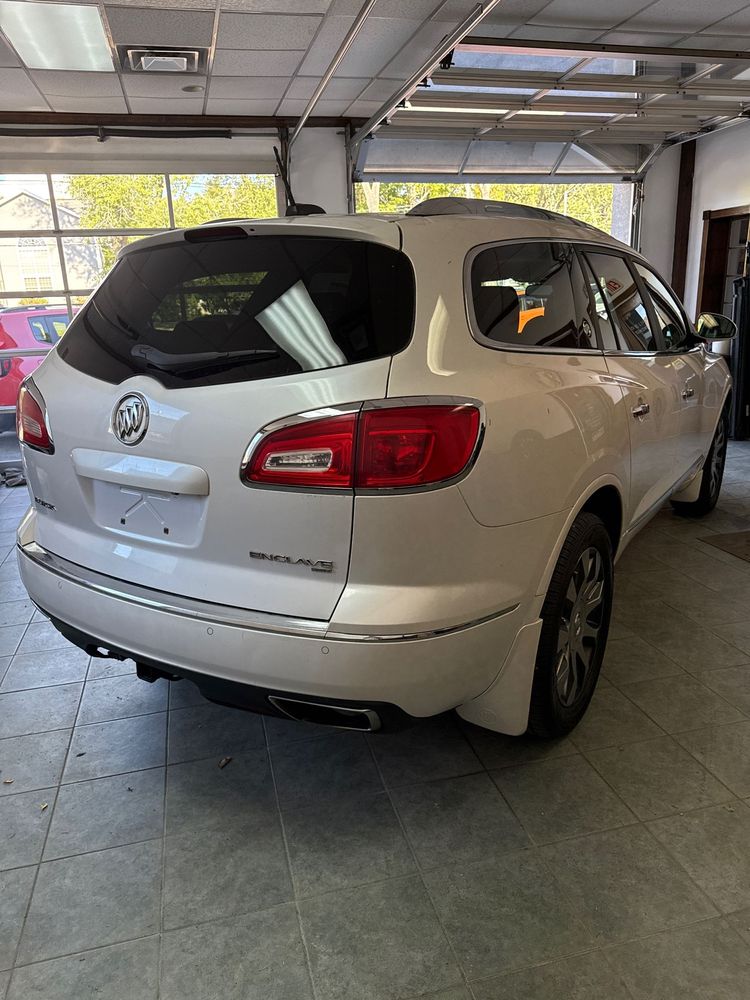 2017 Buick Enclave Premium photo 10