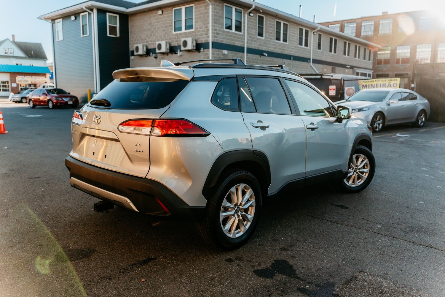 2023 Toyota Corolla Cross LE photo 2