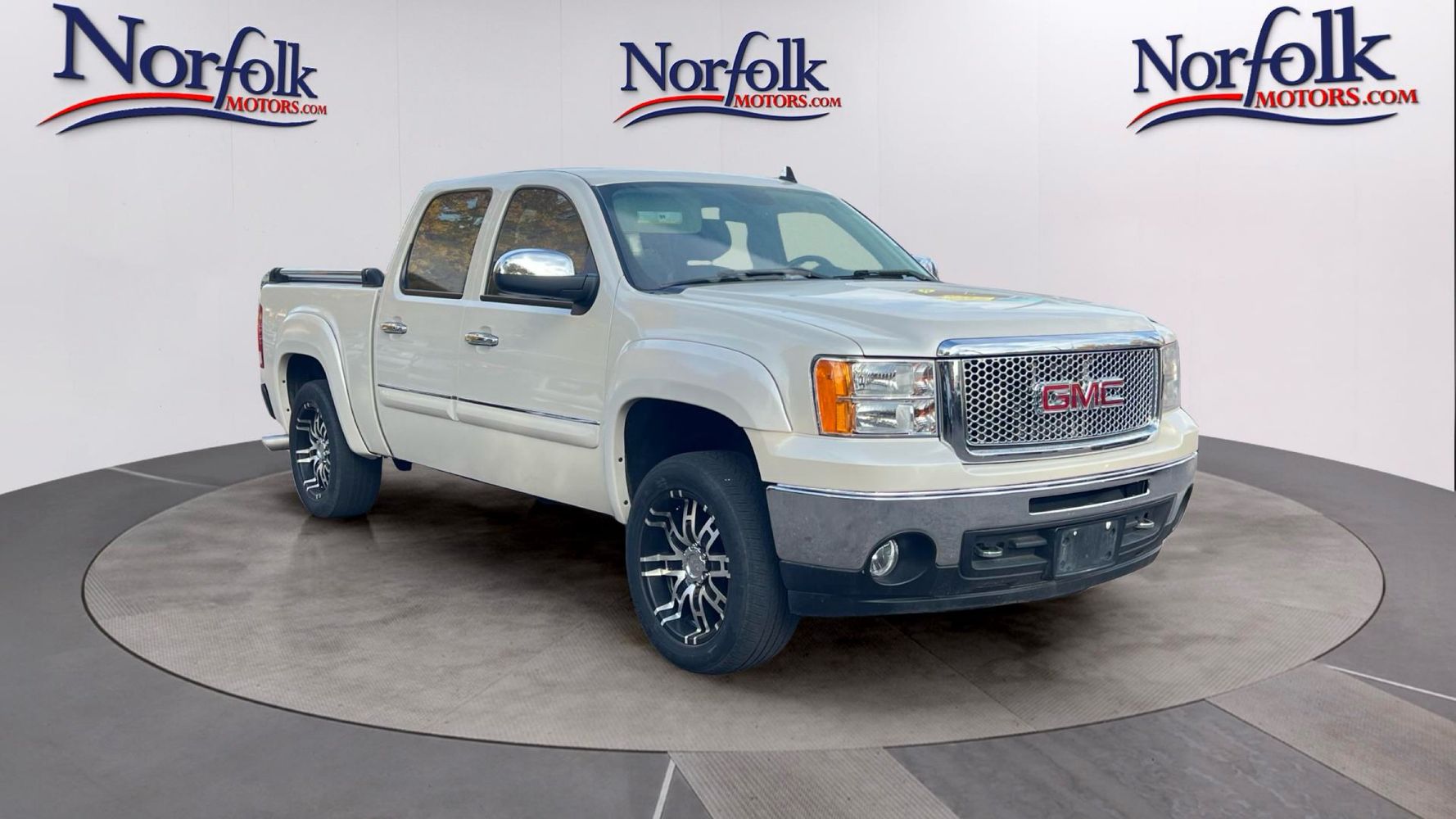 2013 Gmc Sierra 1500 SLT photo 3