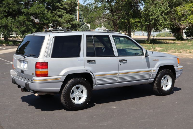 ベルタ　ロッカニーボ　1995年　45% 700m 1995 Jeep Grand Cherokee Limited | Victory Motors of Colorado