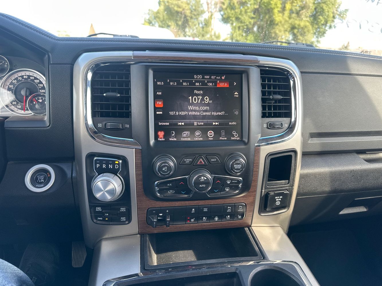 2014 Ram 1500 Laramie photo 14
