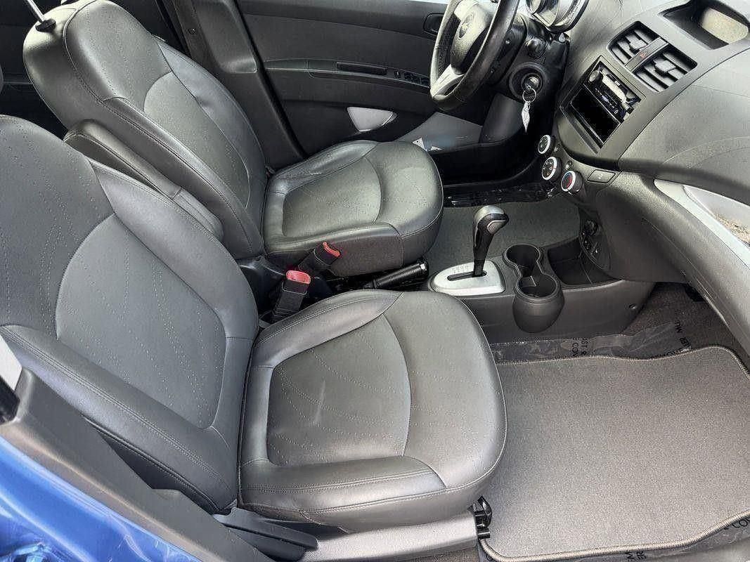 2015 Chevrolet Spark LT photo 17