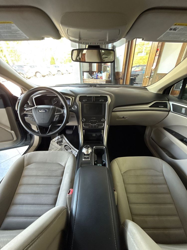 2019 Ford Fusion SE photo 13