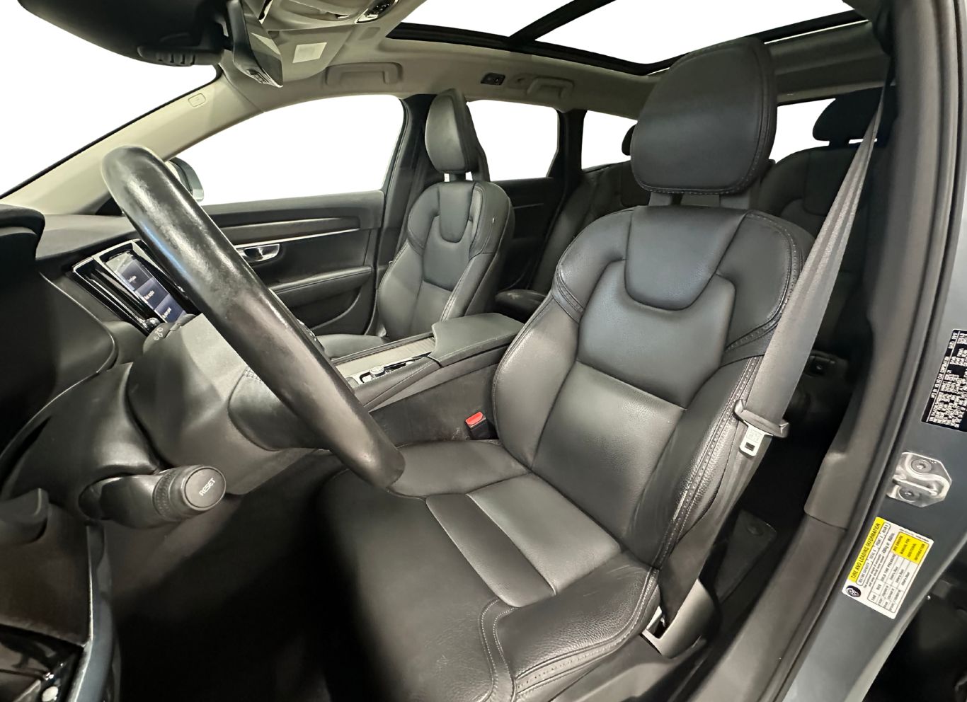 2017 Volvo V90 Cross Country T6 AWD photo 9