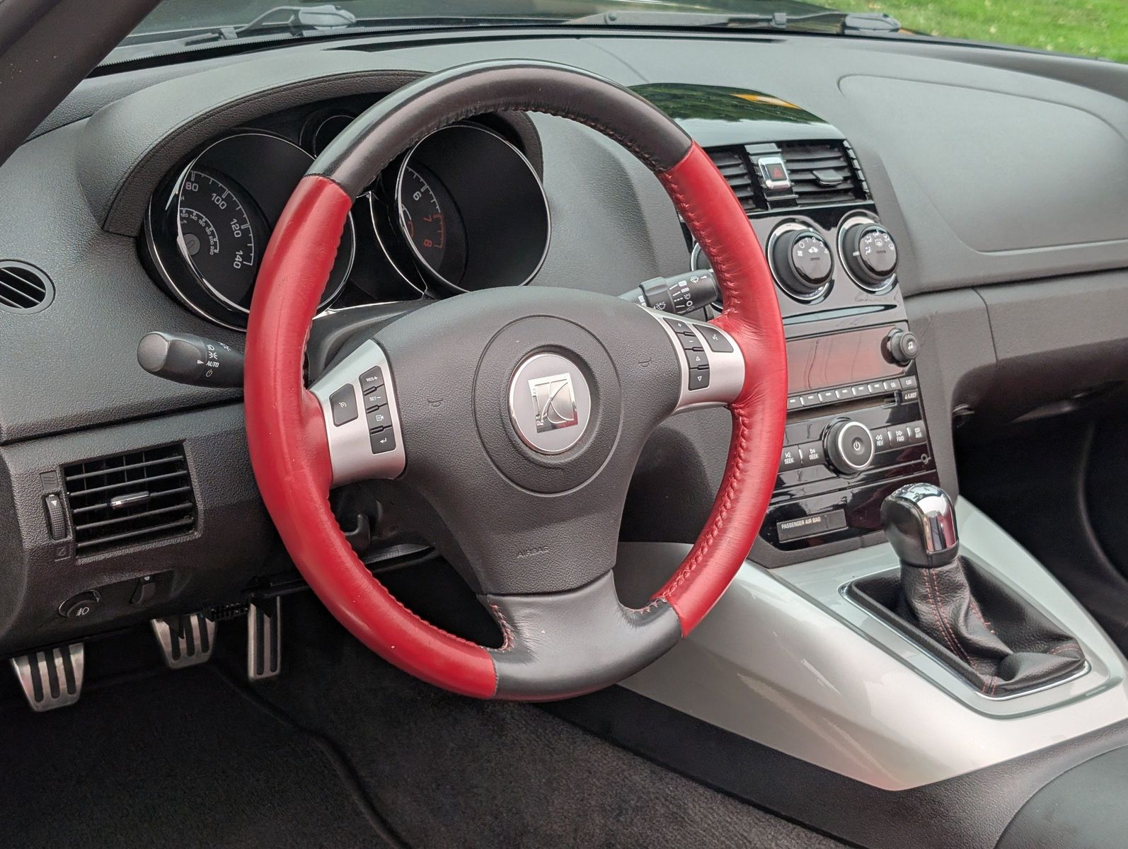 2007 Saturn Sky 36