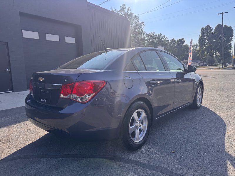2014 Chevrolet Cruze photo 3